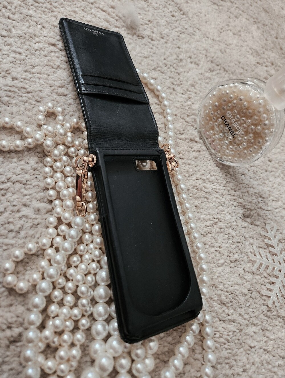 Chanel Black Quilted Caviar Leather Phone Crossbody - Picture 14 of 16